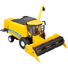 Модель BBURAGO Зерноуборочный комбайн New Holland TC5.90 (18-31721)