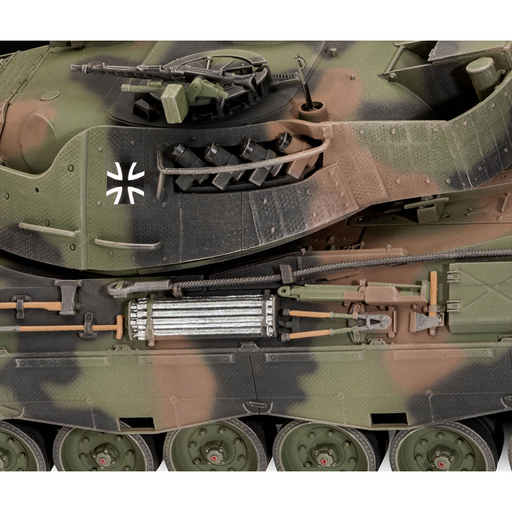 Фото Збірна модель Revell Танк Leopard 1A5 рівень 4, 1:35 (RVL-03320)