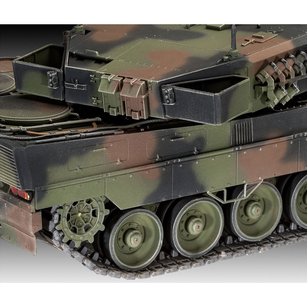 Збірна модель Revell Танк Леопард 2 A6M+ рівень 5, 1:35 (RVL-03342) Розміри 313