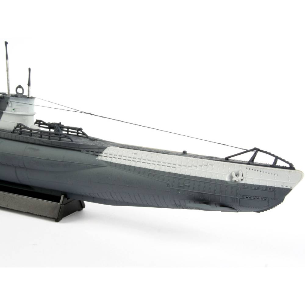 Збірна модель Revell Німецький підводний човен U-Boot Type VII C рівень 4 (RVL-05093) Комплектація 29 деталей, декаль, инструкция.