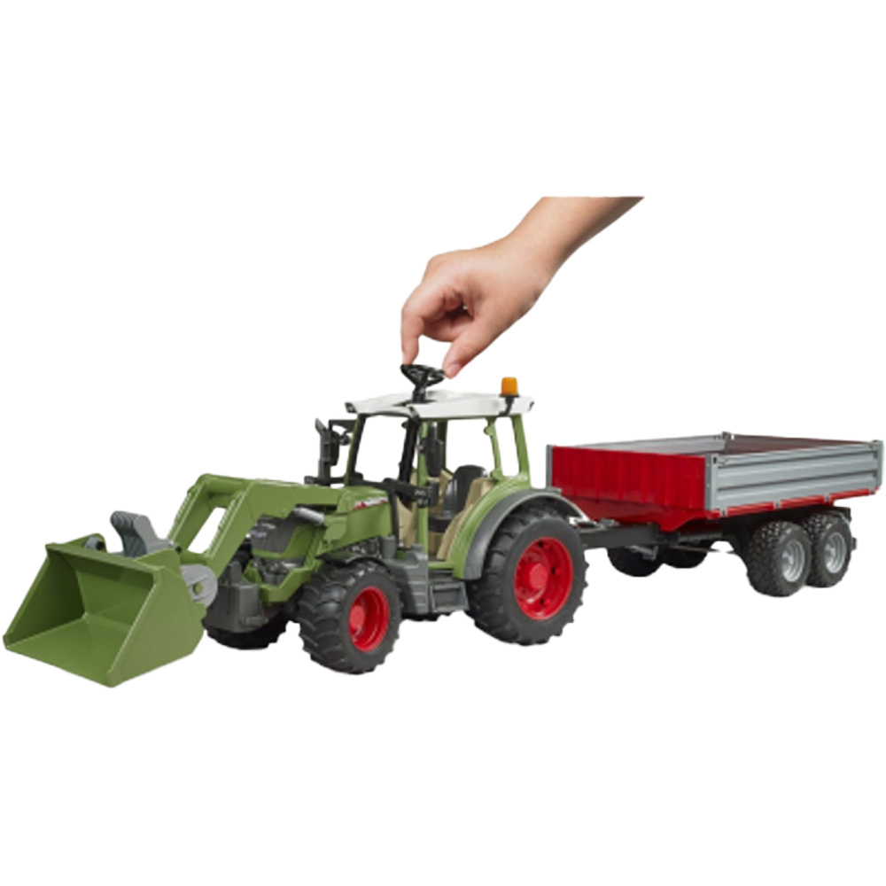 Трактор BRUDER Fendt Vario 211 1:16 (2182) Матеріал пластик