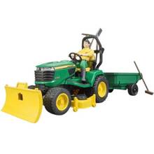 Трактор BRUDER John Deere с прицепом и садоводом (62104)