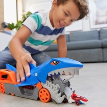 Игровой набор HOT WHEELS Грузовик-транспортер Акулья пасть + машинка (GVG36)