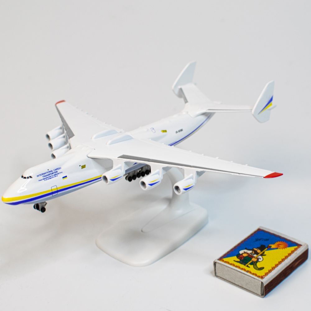 Зовнішній вигляд Модель UFT літак Мрія 1:400 (Mriya1)
