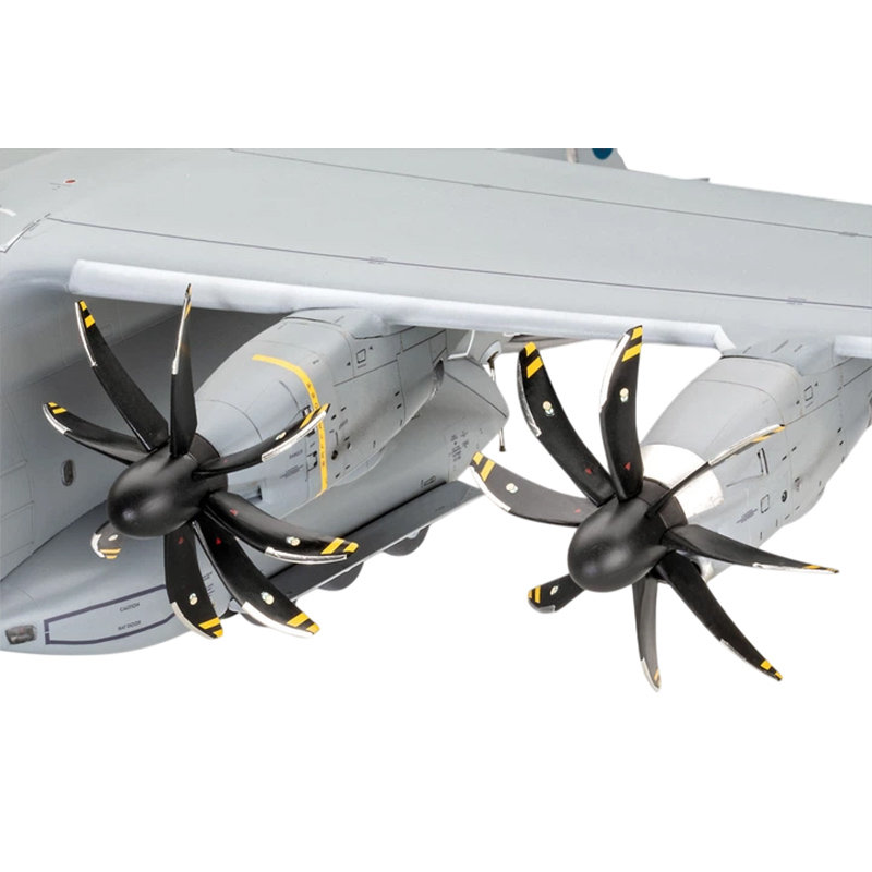 Сборная модель-копия REVELL Самолет Airbus A400M Atlas "RAF" уровень 5 1:72 (RVL-03822) Возраст от 13 лет