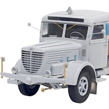 Сборная модель-копия REVELL Грузовая машина Bussing 8000 S13 с прицепом уровень 5 (RVL-07580)