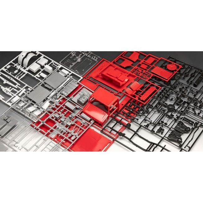 Фото Сборная модель-копия REVELL Пожарная машина Unimog U1300L TLF 8/18 уровень 5 (RVL-07512)