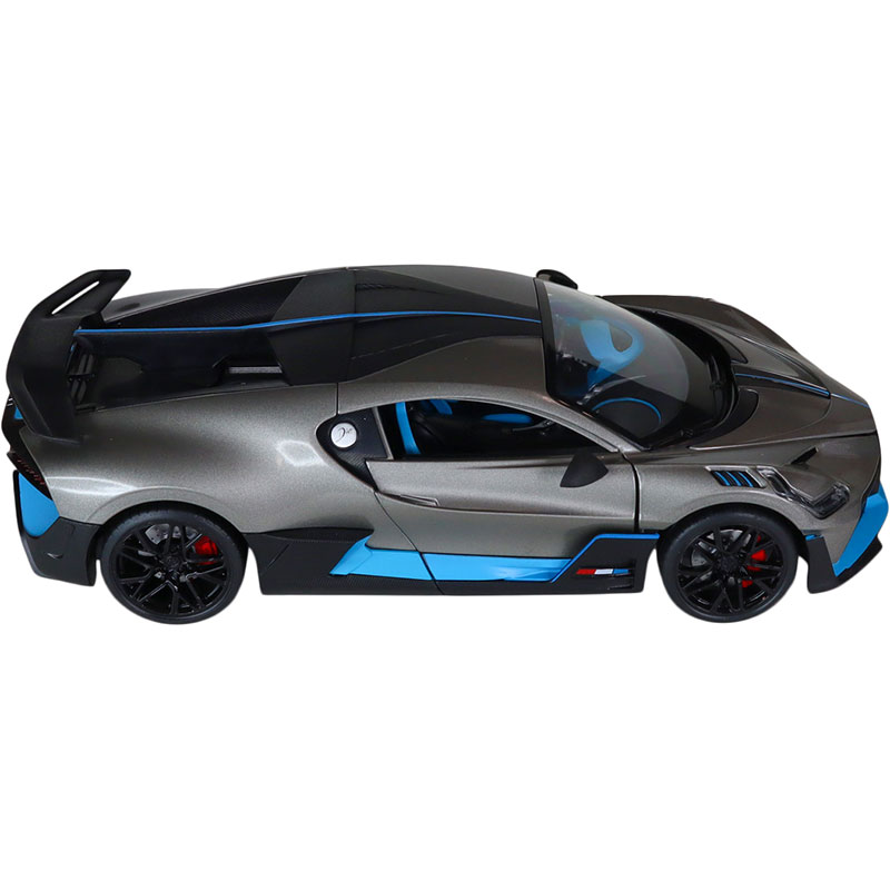 Зовнішній вигляд Автомодель TECHNODRIVE Bugatti Divo 1:18 Silver (250940BDGY)