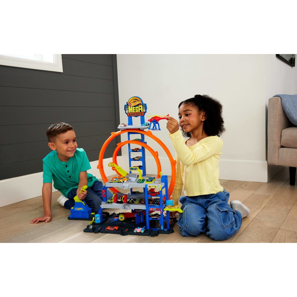 Фото Игровой набор Hot Wheels City Гараж с мега петлей (JBM74)