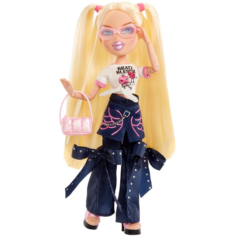 Кукла BRATZ Stylin ХЛОЯ (544869) Комплектация  1 кукла, комплект одежды, пара обуви, сумка, футболка для ребенка