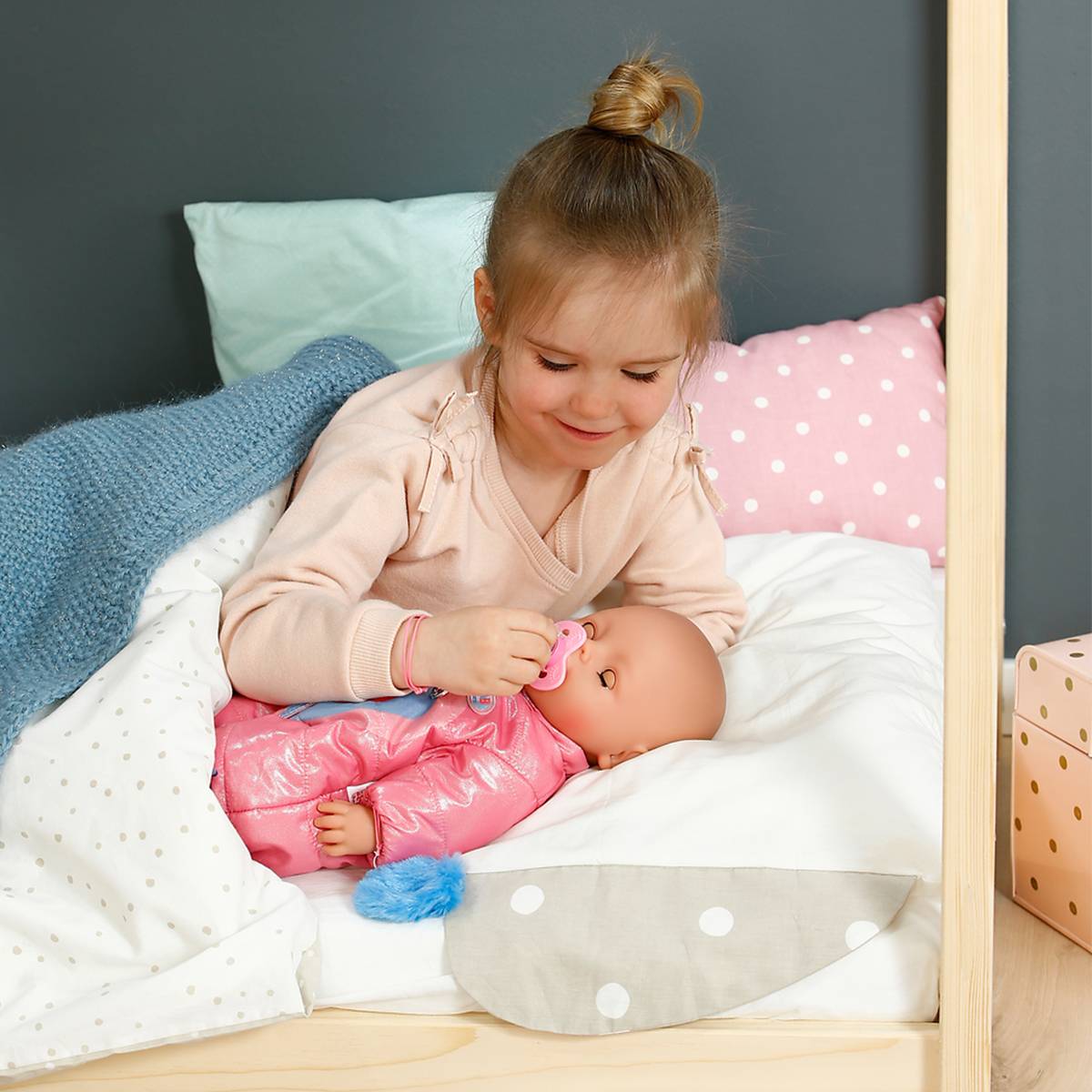 Фото Кукла Baby Born Зимняя красавица Эмма 43 см (838907)