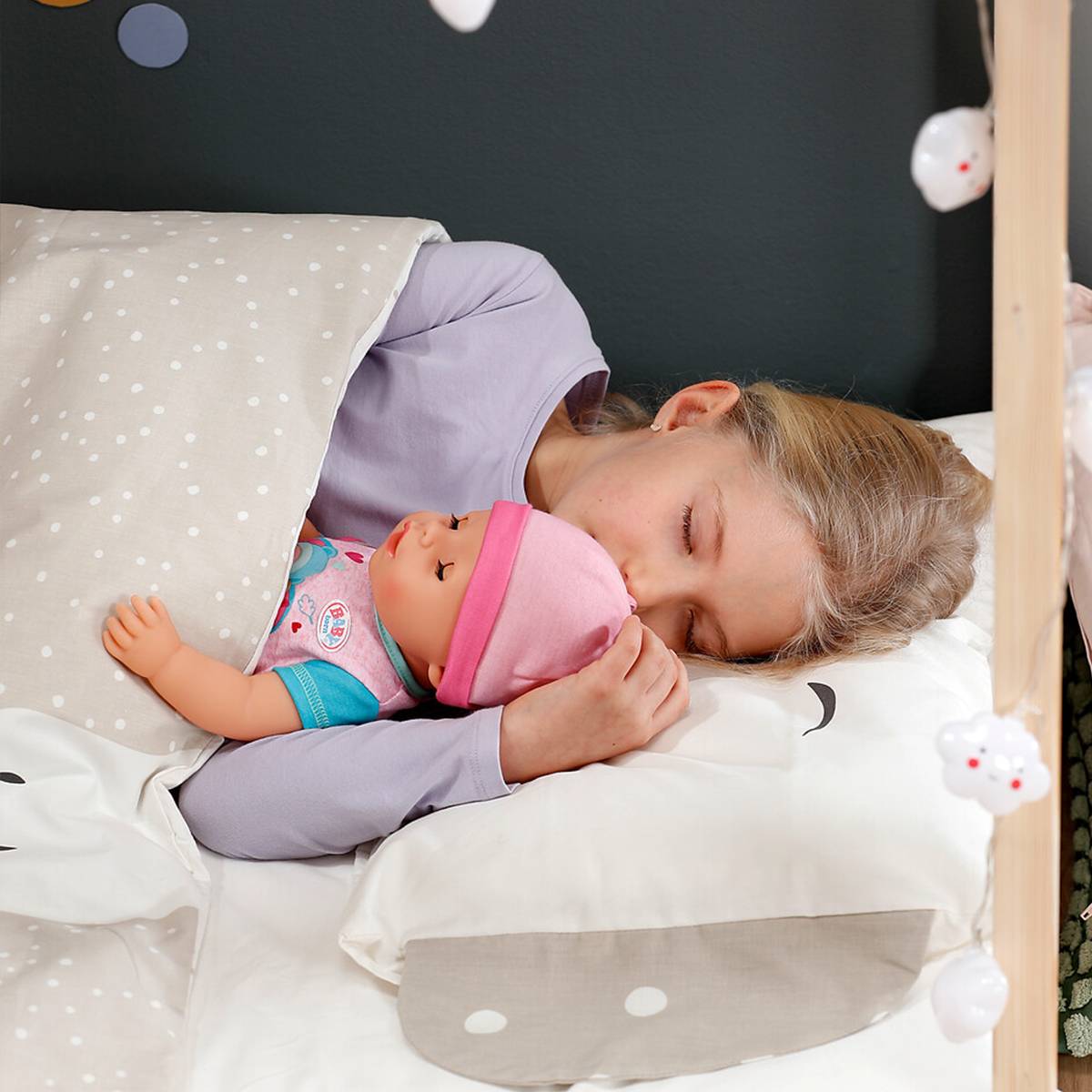 Покупка Кукла Baby Born Милая Эмма с комбинезончиком 43 см (840504)