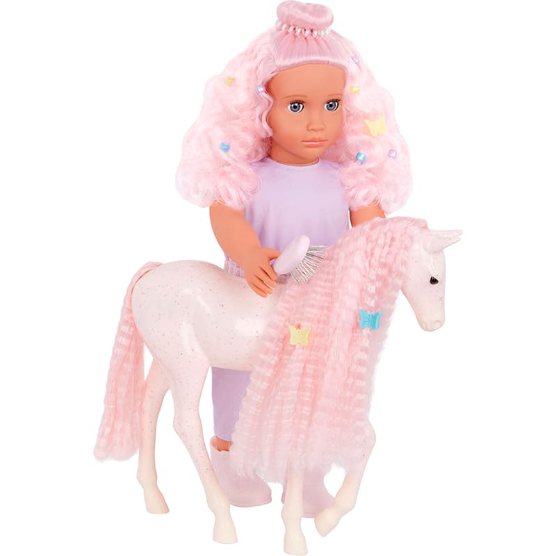 Кукла OUR GENERATION Элара с жеребенком Люмина и аксессуарами 46 см (BD31493Z) Дополнительно Подходит ко всей одежде и аксессуарам Our Generation, а также к 15-см мягким игрушечным животным