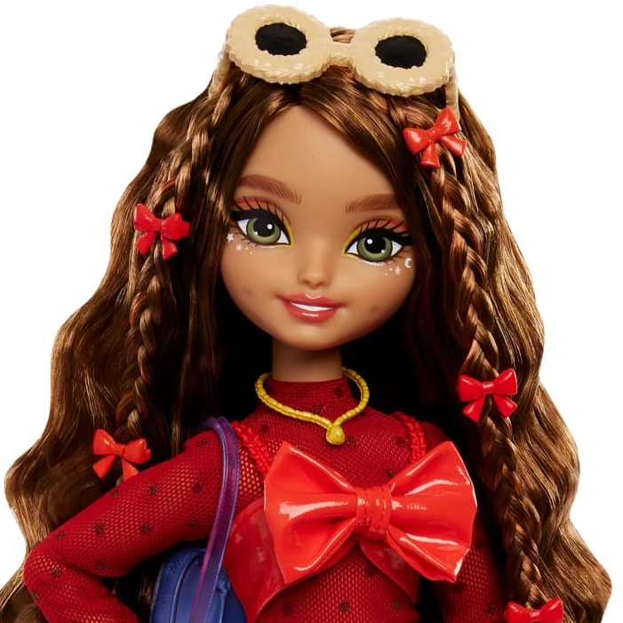 Лялька BARBIE Dream Besties Тереза (HYC23) Комплектація  лялька Тереза; рюкзак з відеогрою; клавіатура; смартфон; чохол для телефону; іграшка ведмедик; сонцезахисні окуляри