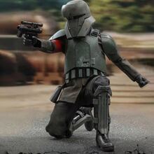 Фігурка Hot Toys MANDALORIAN Transport Trooper Scale 38,1 см (907512)
