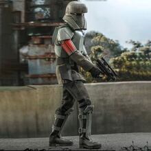 Фігурка Hot Toys MANDALORIAN Transport Trooper Scale 38,1 см (907512)