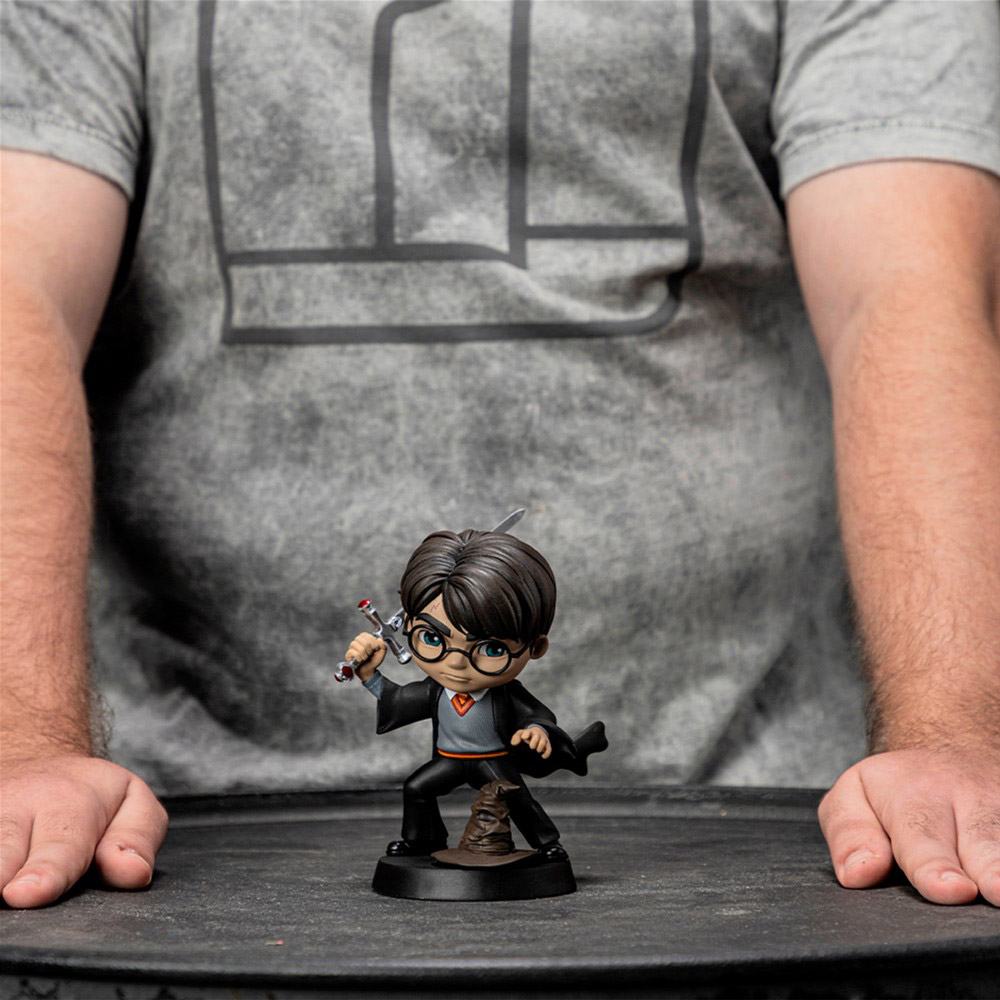 Фигурка Iron Studio HARRY POTTER Harry Potter with Sword of Gryffindor (Гарри Поттер) (WBHPM67922-MC) Коллекционная серия герои кино