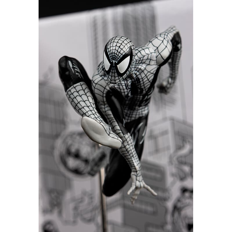 Покупка Фігурка MCFARLANE MARVEL Spider-Man #6 Line Art Gold Label (14829)