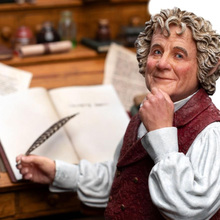 Фігурка WETA WORKSHOP Lord of the Rings Bilbo Baggins At His Desk Statue (860103756)