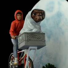 Фігурка IRON STUDIOS E.T. The Extra-Terrestrial E.T. & Elliot Deluxe Art Scale 1/10 (UNIVET47421-10)