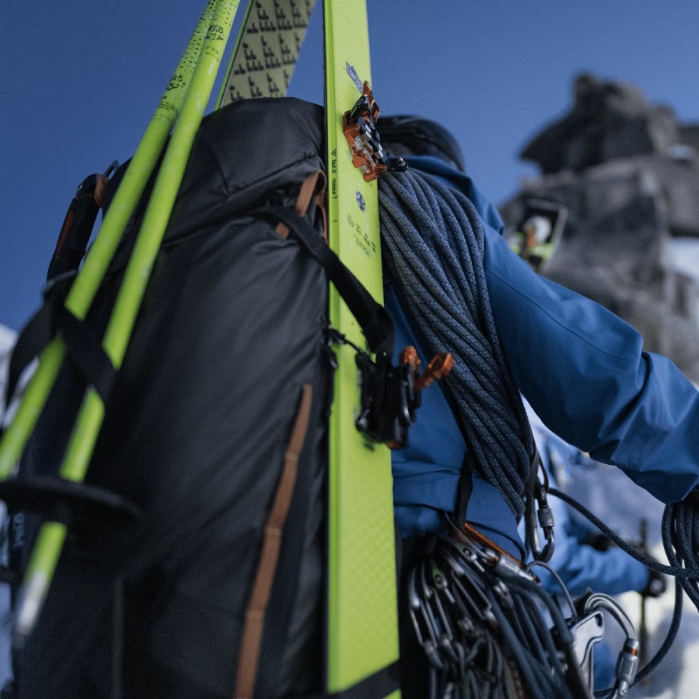 Внешний вид Рюкзак THULE Stir Alpine 40L Hiking Backpack TSTU-340 Obsidian (3204502)