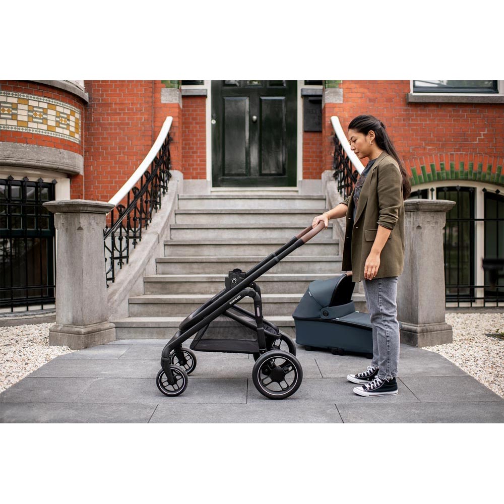 В Фокстрот Коляска универсальная 2 в 1 MAXI-COSI Plaza Plus Essential Graphite (1919750110)