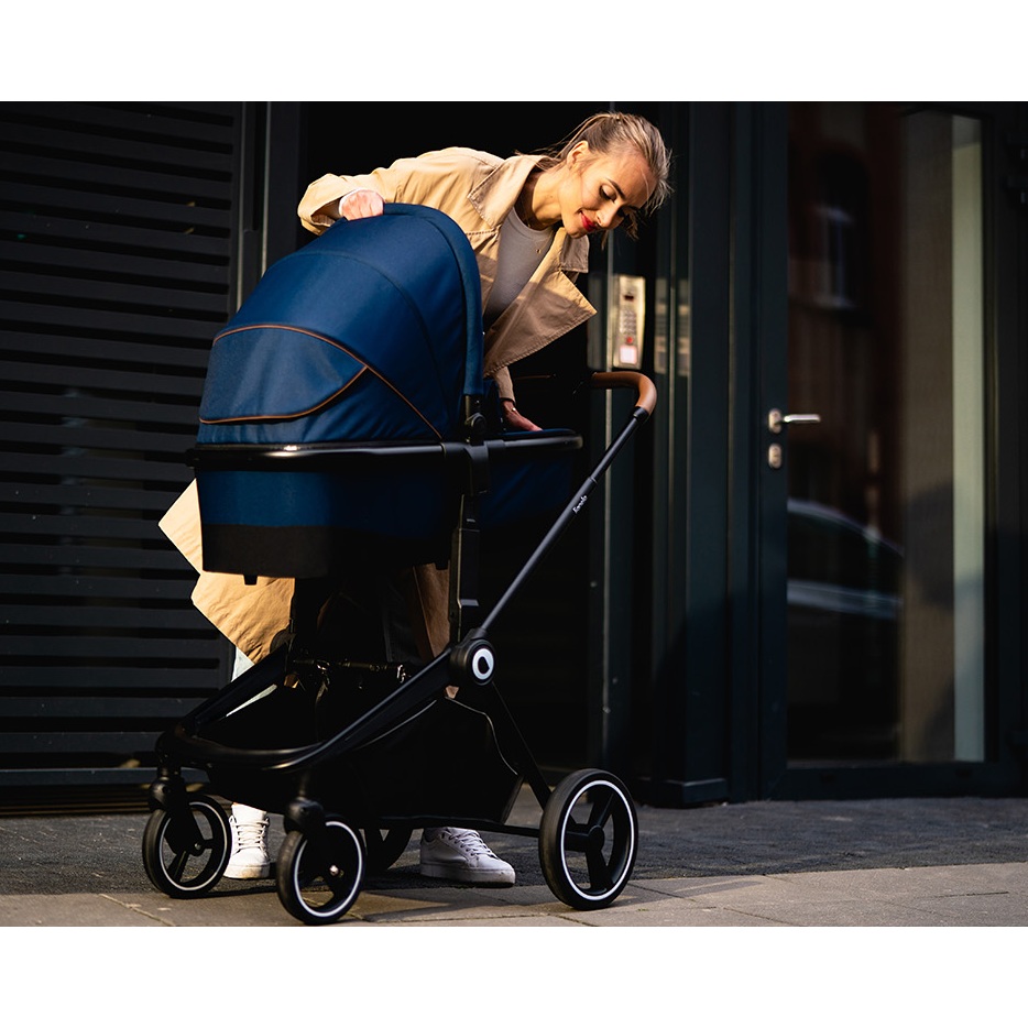 У Фокстрот Візок універсальний 3 в 1 LIONELO MIKA BLUE NAVY (LO-MIKA 3IN1 BLUE NAVY)