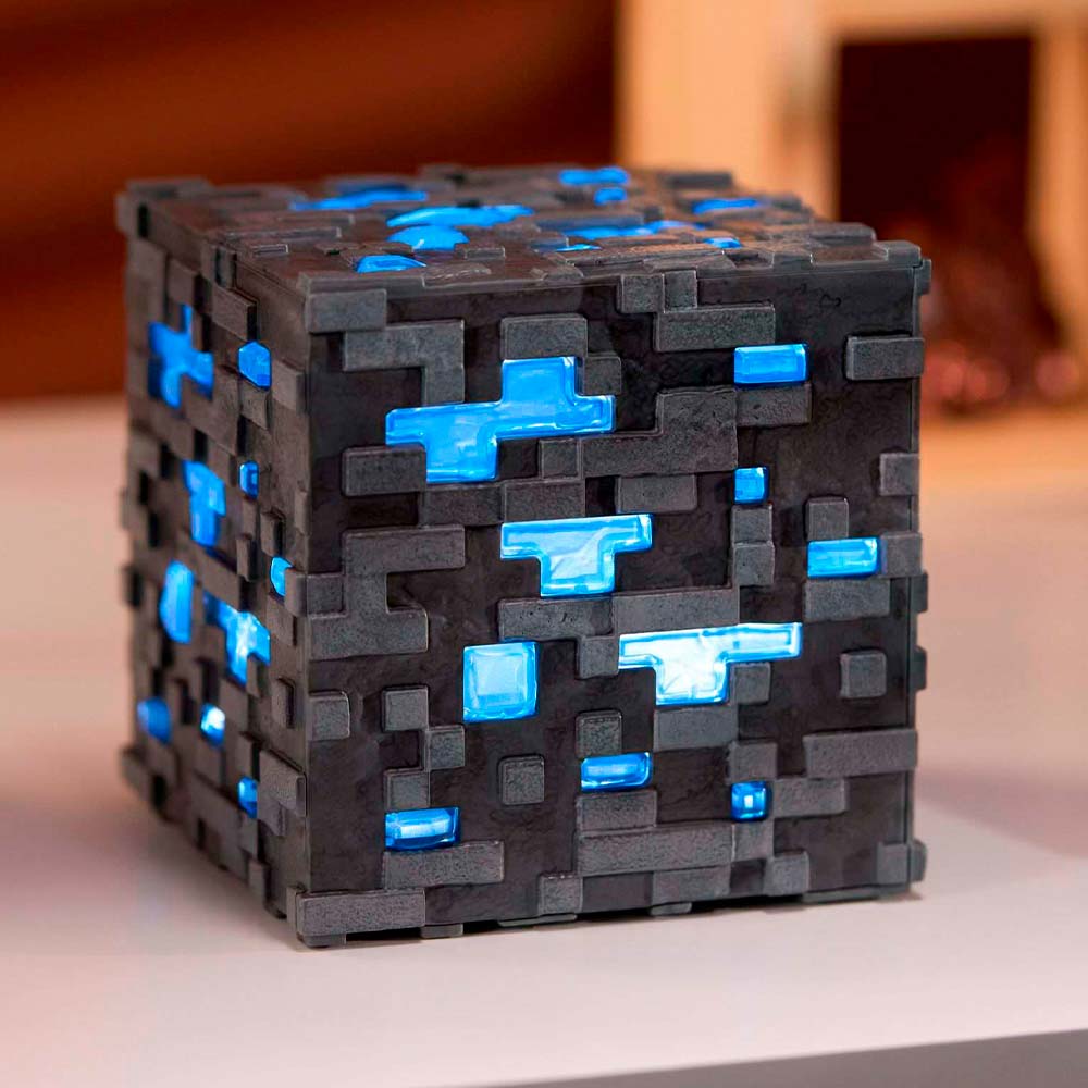 Зовнішній вигляд Ігровий атрибут NOBLE COLLECTION MINECRAFT Diamond ore 10 см