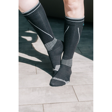 Водонепроникні шкарпетки DEXSHELL Longlite Socks 2.0 L Gray Stripes (DS72506JBG-L)