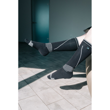 Водонепроникні шкарпетки DEXSHELL Longlite Socks 2.0 L Gray Stripes (DS72506JBG-L)