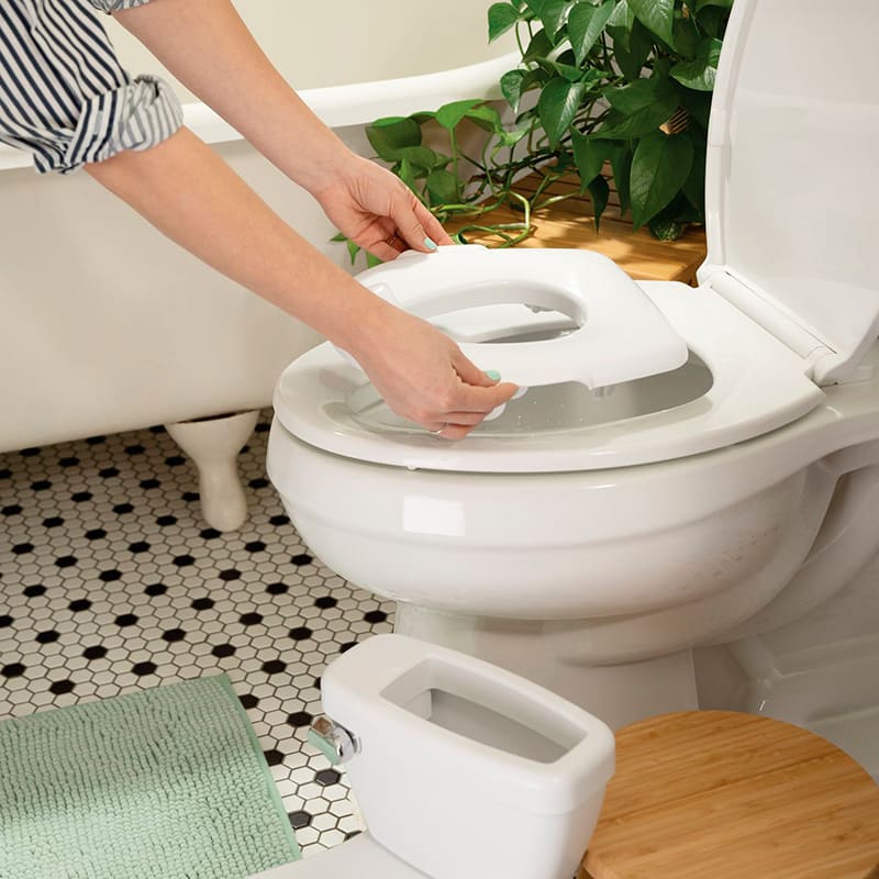 Горшок INGENUITY My Size Potty Pro White (11124) Особенности отделение для мыла/губки