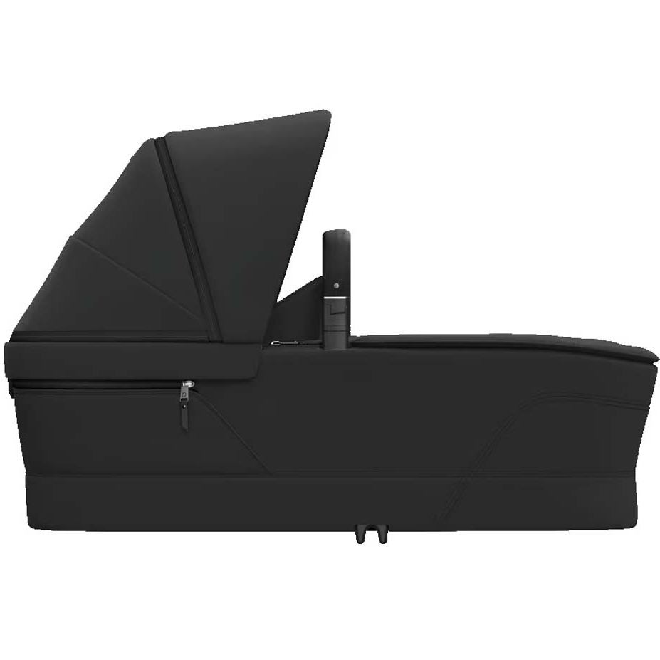 Люлька MAXI-COSI FAME CABIN Black Onyx (1517508110) Розміри у розкладеному вигляді: 76 х 46 х 30 (без каптуру); у складеному вигляді: 84 х 38,5 х 19