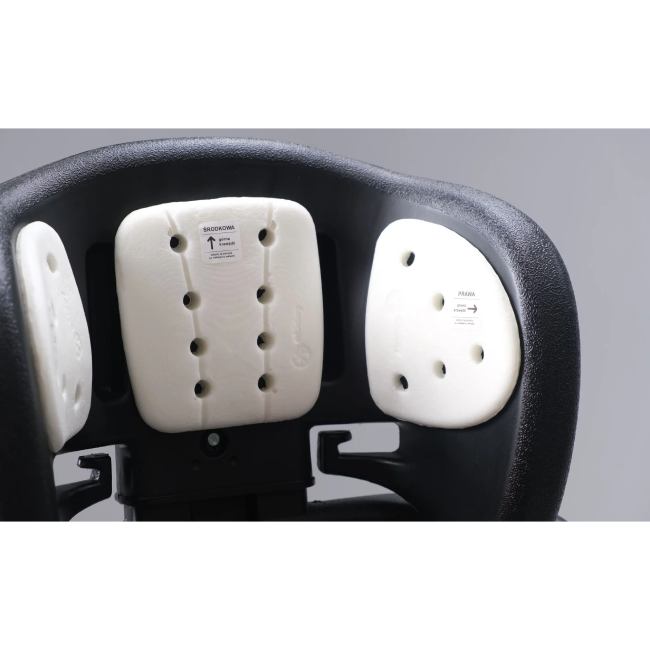 Вкладиш OKIDAY для підголівника White (21968) Особливості антиперспірантні властивості (вентиляційні отвори); поглинання вібрацій під час їзди; ефект «повітряного хутра» для вентиляції шкіри; стійкість до перепадів температур