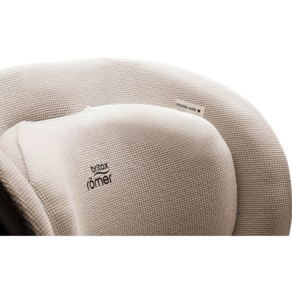 Чохол BRITAX-ROMER для DUALFIX family Moonbeam (2000041934) Додатково підходить для BRITAX-ROMER DUALFIX family; можна прати у пральній машині за температури 30 °C; у комплекті зі спортивною сумкою