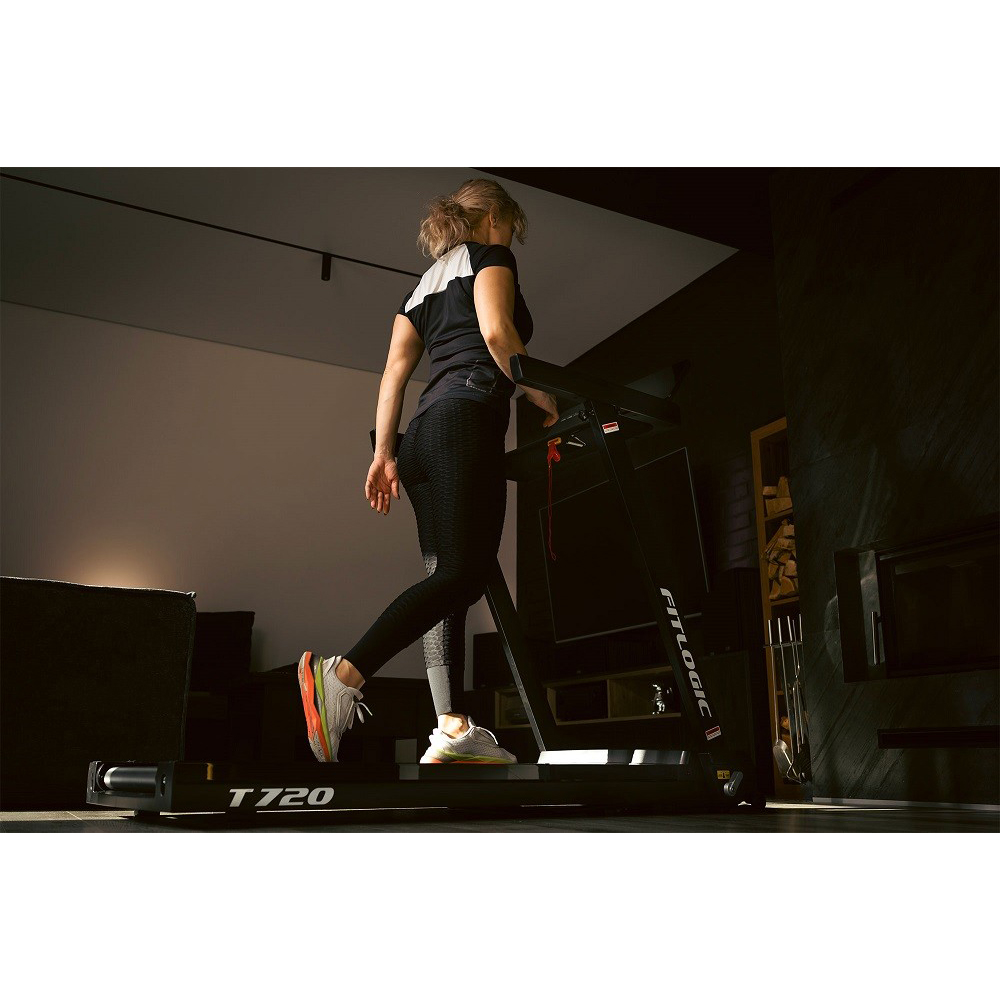 В Фокстрот housegoods FITLOGIC Бігова доріжка T720