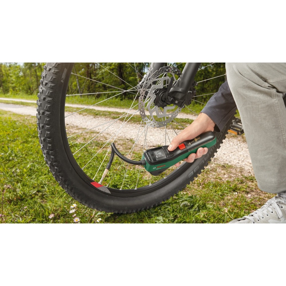 Обзор Аккумуляторный насос BOSCH EasyPump (0.603.947.000)