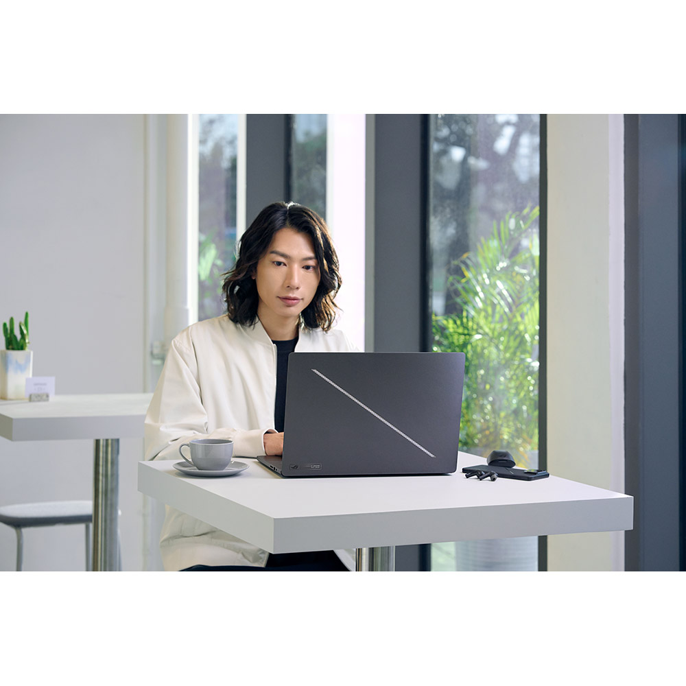 В Украине Ноутбук ASUS ROG Zephyrus G16 GU605CW-QR148X Eclipse Gray (90NR0LX5-M00890)