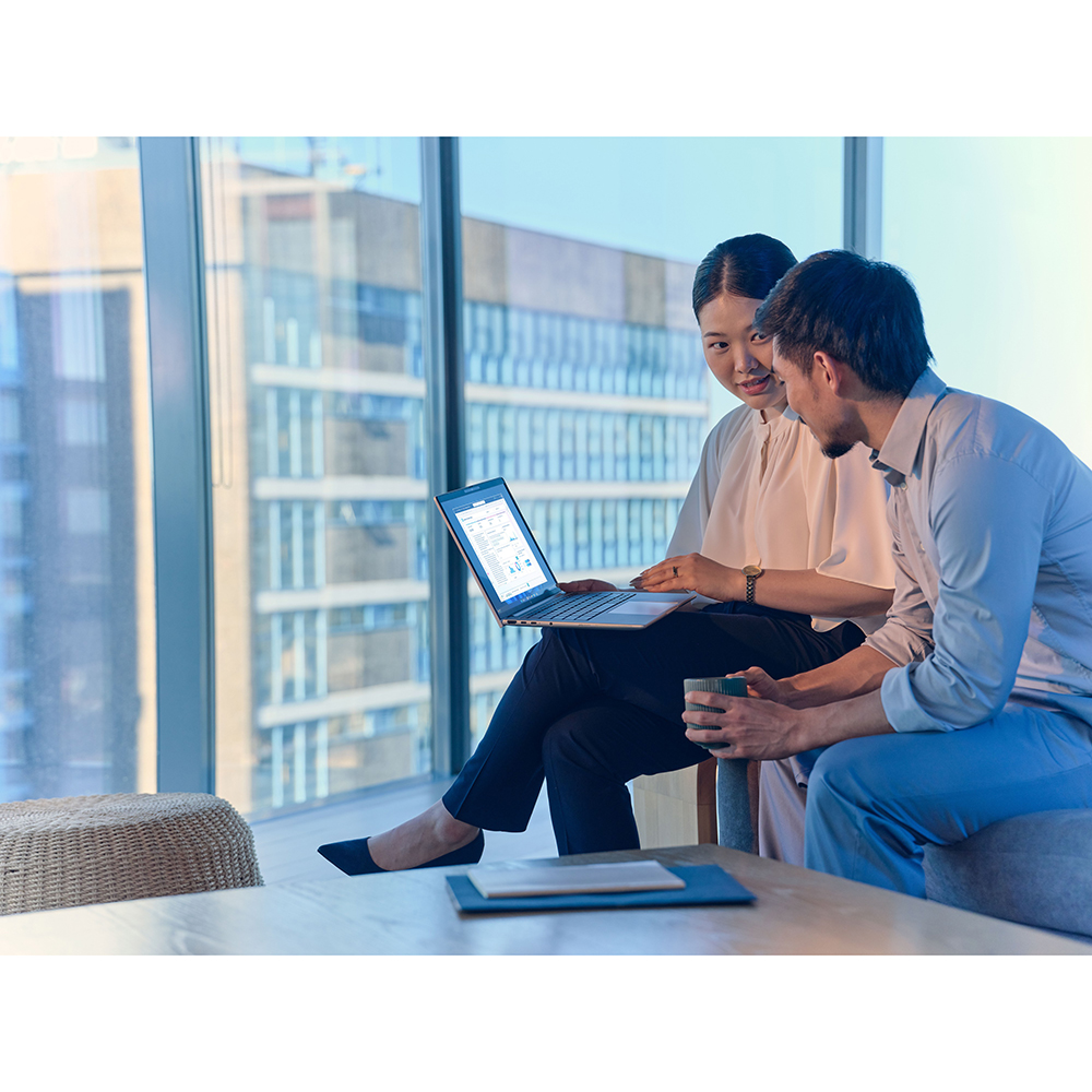 В Украине Ноутбук HP EliteBook 8-G1i Glacier Silver (AD2Y5ET)