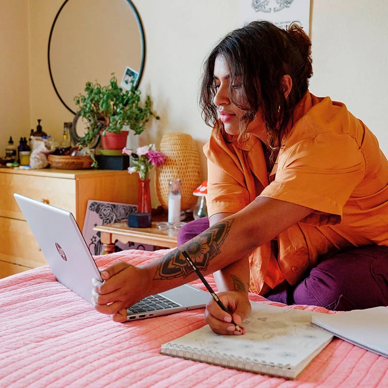 Замовити Ноутбук HP Laptop 15-FD0231ua Natural Silver (D16E8EA)