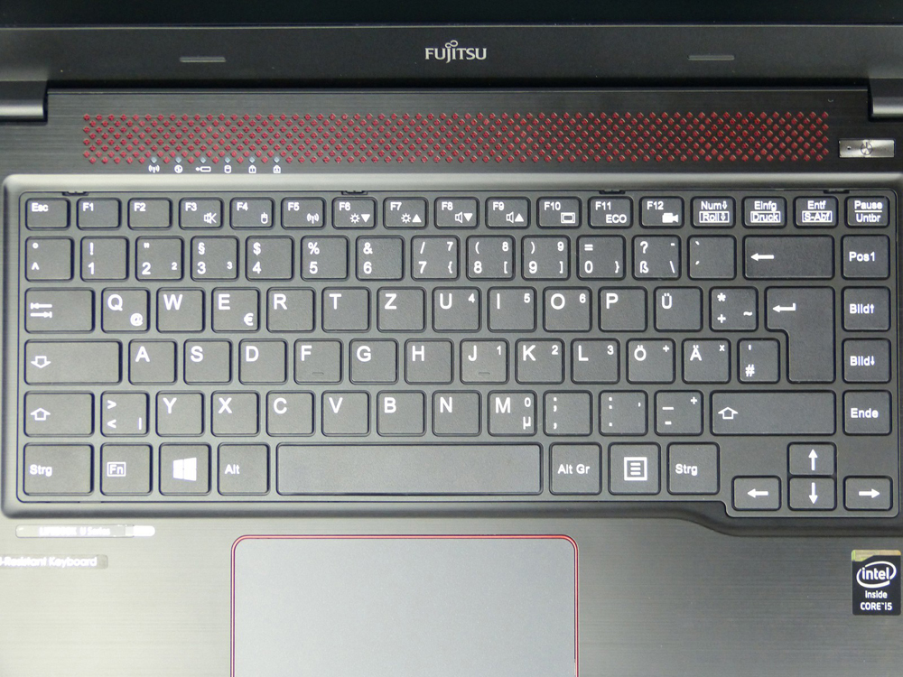 Зовнішній вигляд Ноутбук Fujitsu LifeBook U554 (U5540M73A5RU)