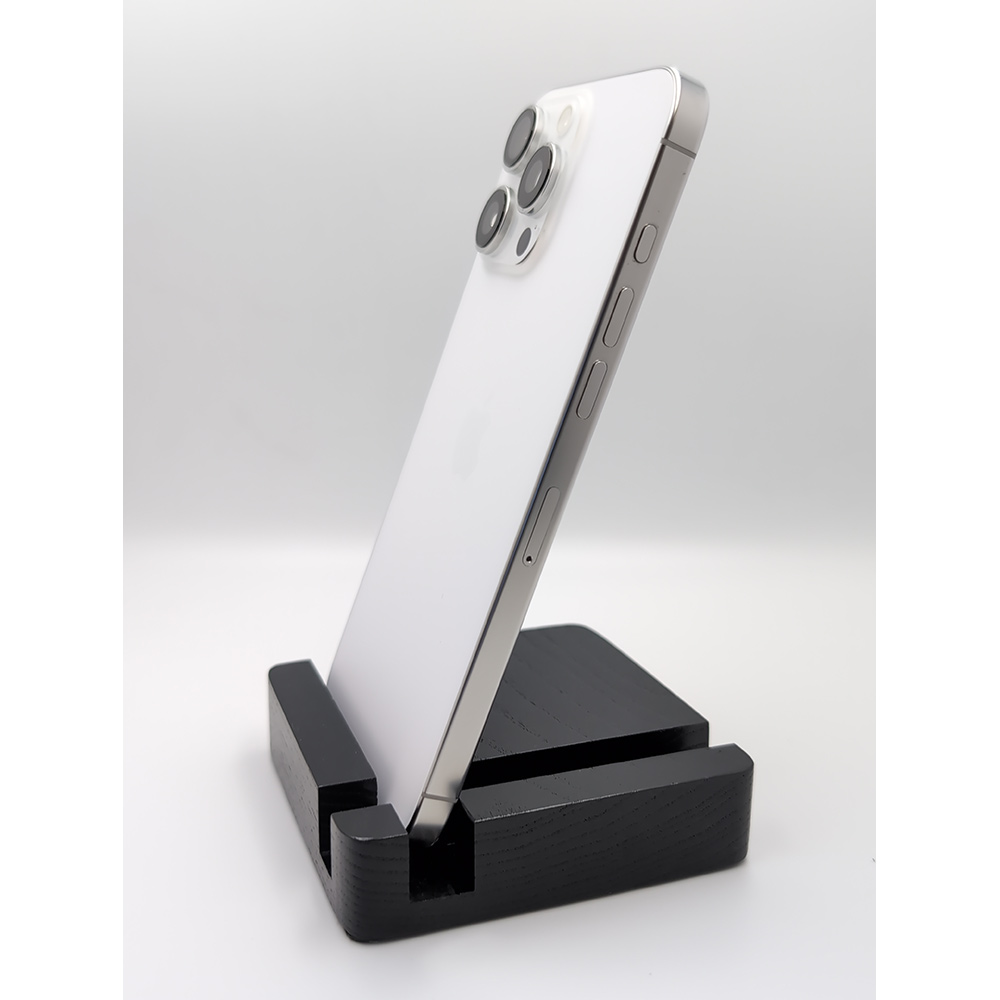 Зовнішній вигляд Б/в APPLE iPhone 16 Pro Max 512Gb White Titanium FYOOCHA (USED, Grade A)