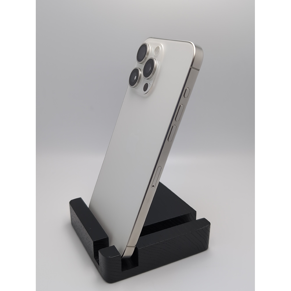 Внешний вид Б/у APPLE iPhone 15 Pro Max 256Gb White Titanium FYOOCHA (USED, Grade A)