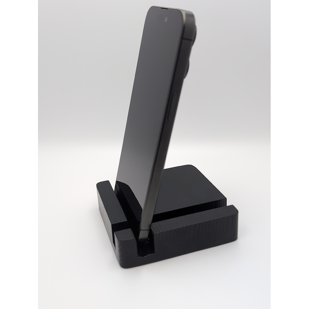 Зовнішній вигляд Б/в APPLE iPhone 15 Pro Max 256Gb Black Titanium FYOOCHA (USED, Grade B)