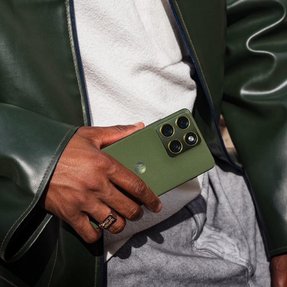 Покупка Смартфон MOTOROLA Edge 70 12/512GB Bronze Green (PBA50046RS)