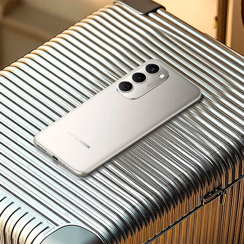 У Фокстрот Смартфон TECNO Spark 40 PRO+ KM7 8/256GB DualSim Moon Titanium (4894947096358)