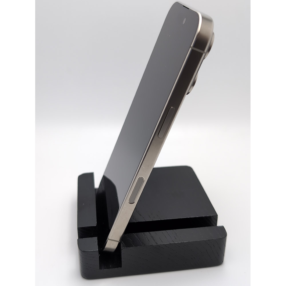 Зовнішній вигляд Б/в Apple iPhone 16 Pro 256Gb e-Sim Natural Titanium FYOOCHA (Grade A)