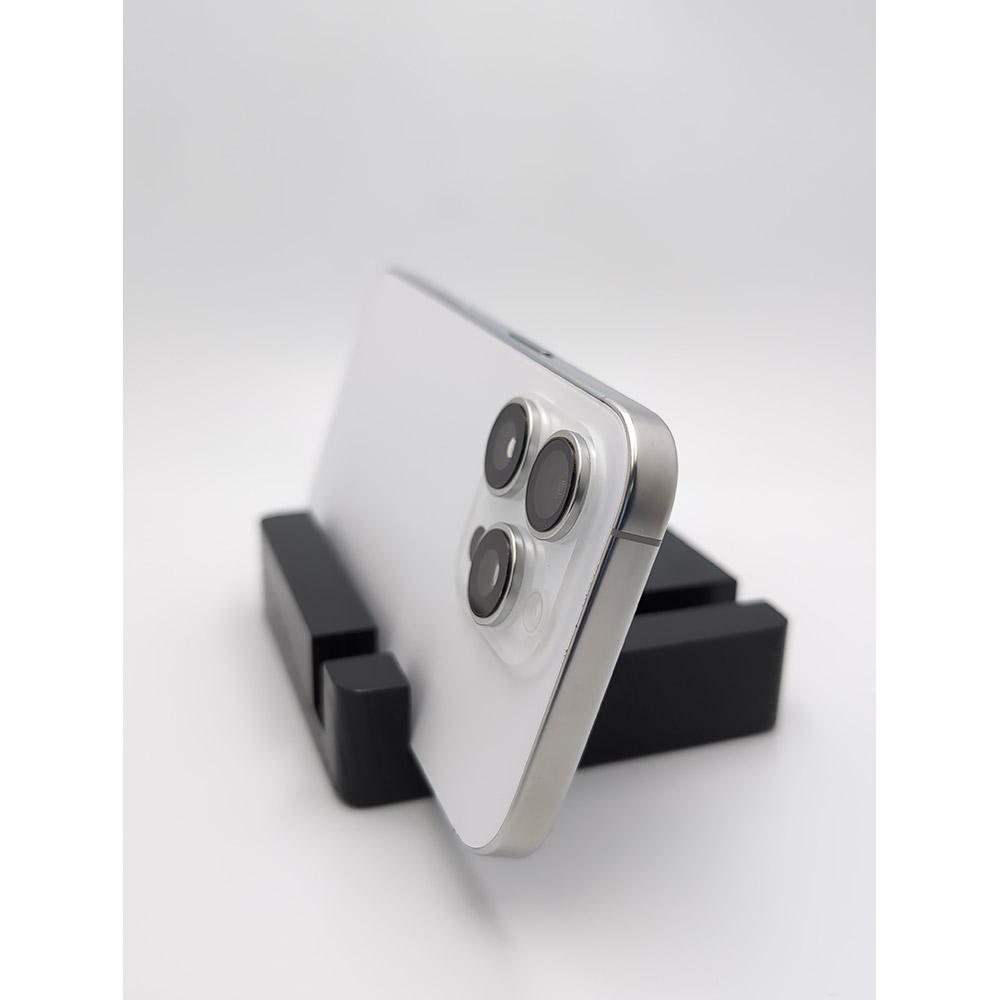 Фото Б/у Apple iPhone 16 Pro 256Gb e-Sim White Titanium FYOOCHA (Grade B)