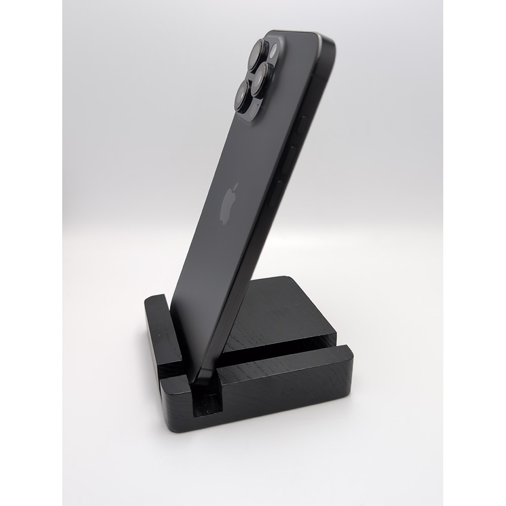 Б/в Apple iPhone 16 Pro Max 256Gb e-Sim Black Titanium FYOOCHA (Grade A) Основна камера 48