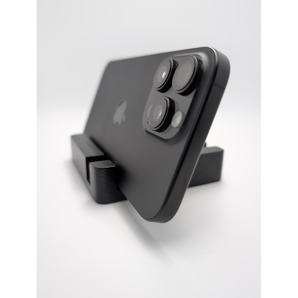 Фото Б/у Apple iPhone 16 Pro Max 256Gb e-Sim Black Titanium FYOOCHA (Grade B)