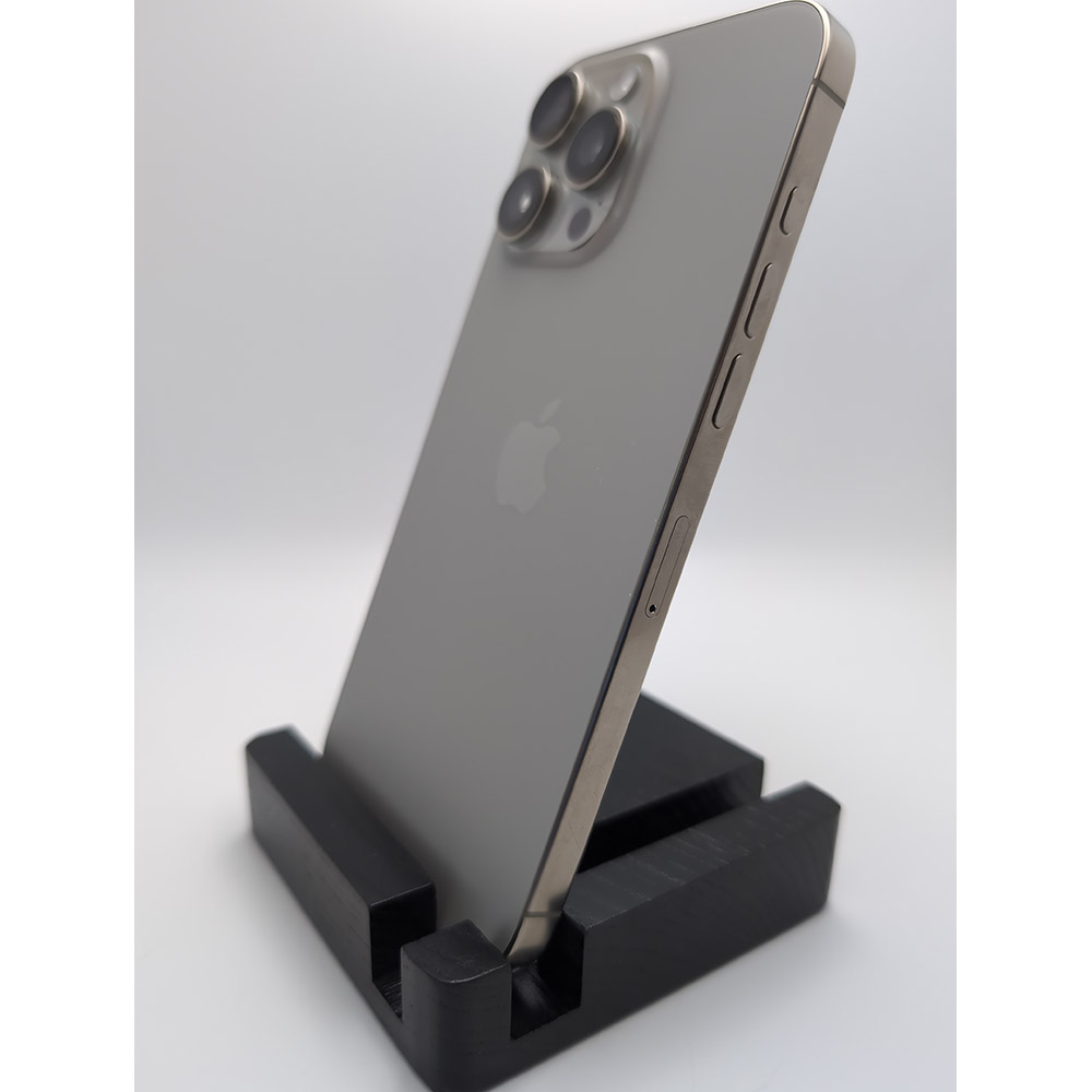 Внешний вид Б/у Apple iPhone 16 Pro Max 256Gb e-Sim Natural Titanium FYOOCHA (Grade B)